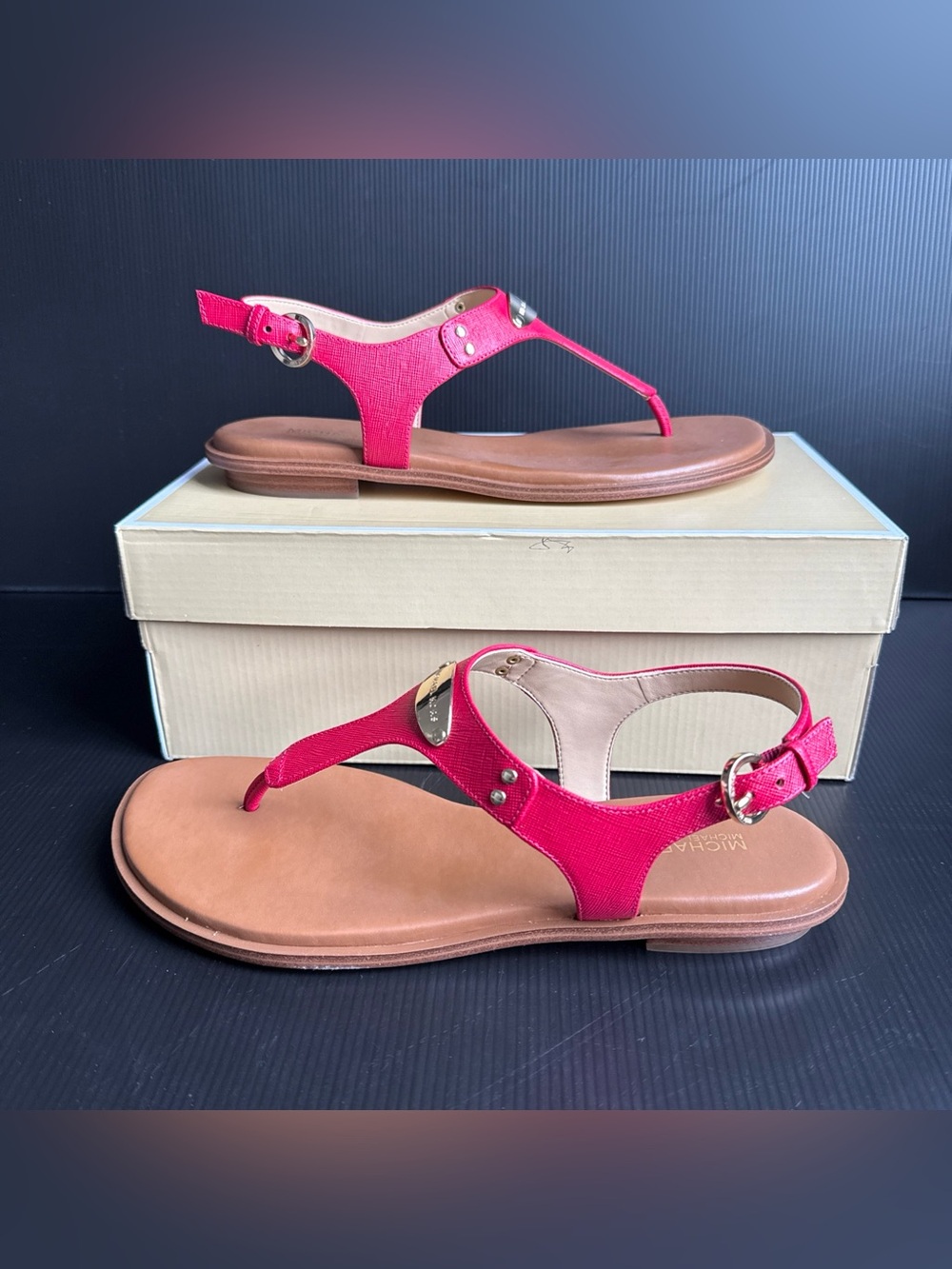 NIB Michael Kors Dark Raspberry Plate Thong Leather Sandals Women’s Size 9.5